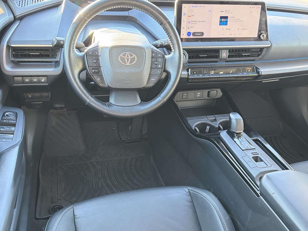 2024 Toyota Prius XLE - Photo 11