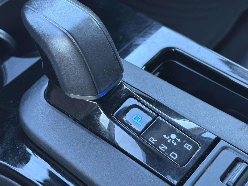 2024 Toyota Prius XLE - Photo 18