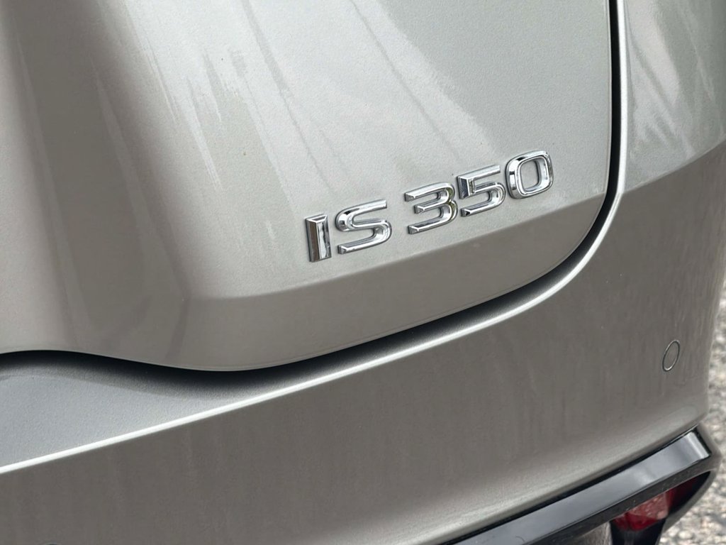 2023 Lexus IS 350 F SPORT - Photo 7