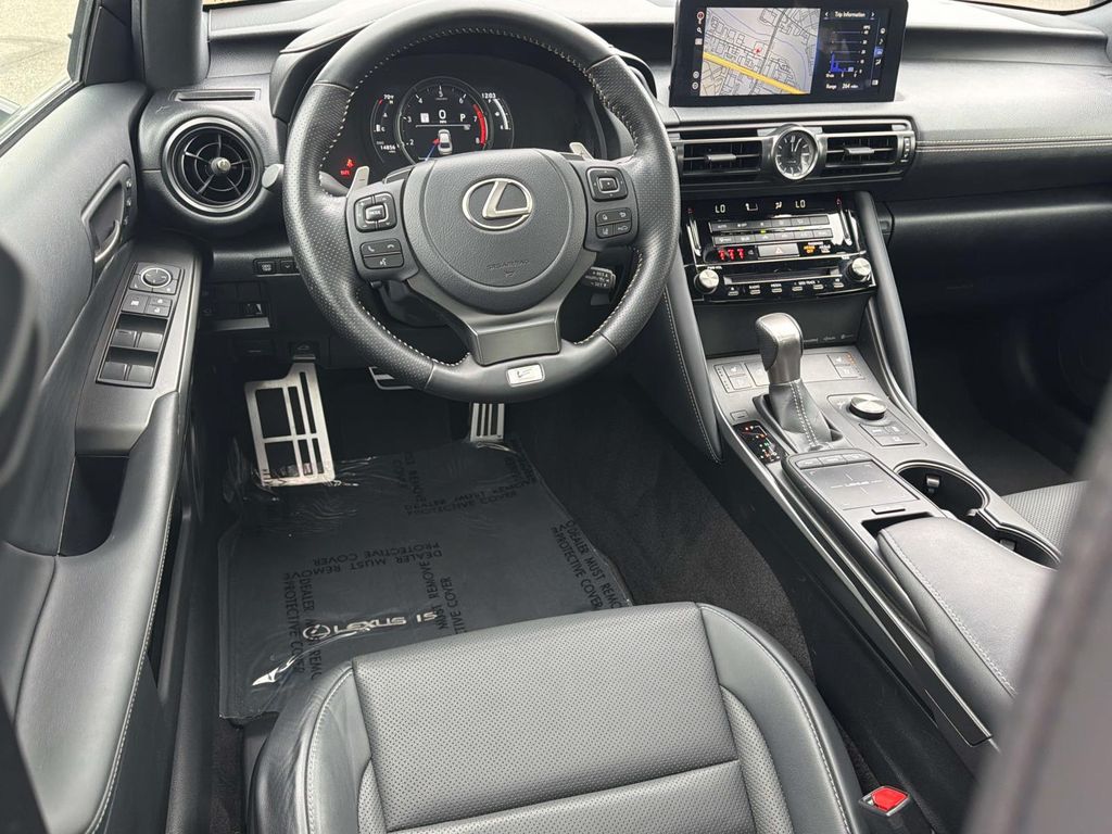 2023 Lexus IS 350 F SPORT - Photo 10