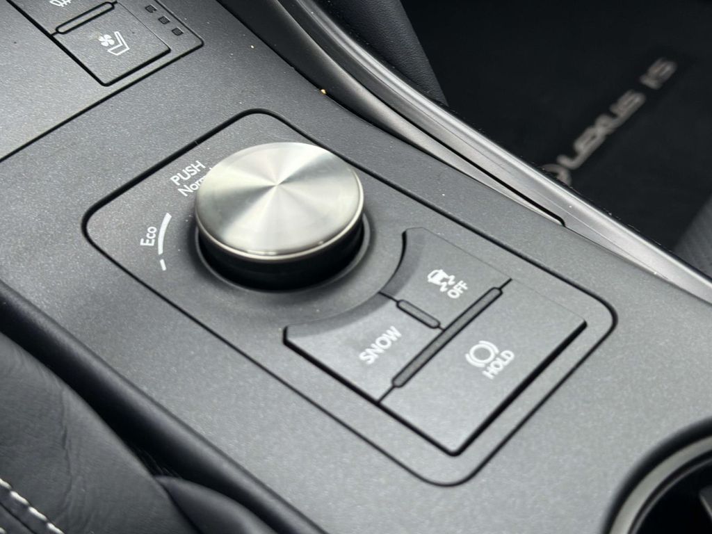2023 Lexus IS 350 F SPORT - Photo 19