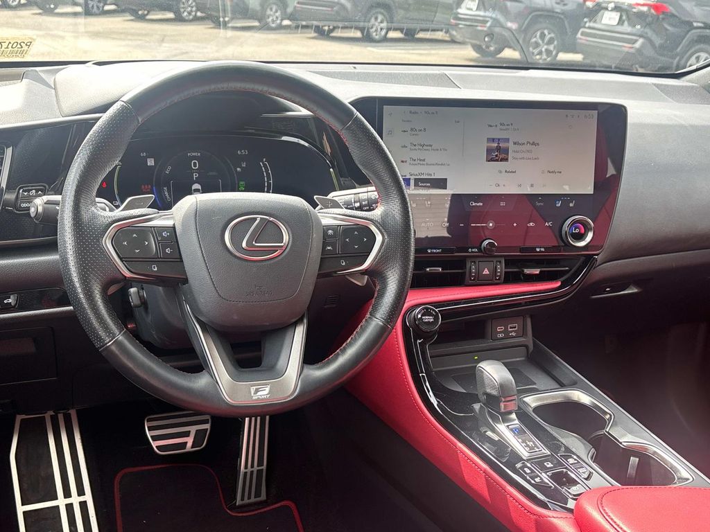 2023 Lexus NX PHEV 450h+ - Photo 9