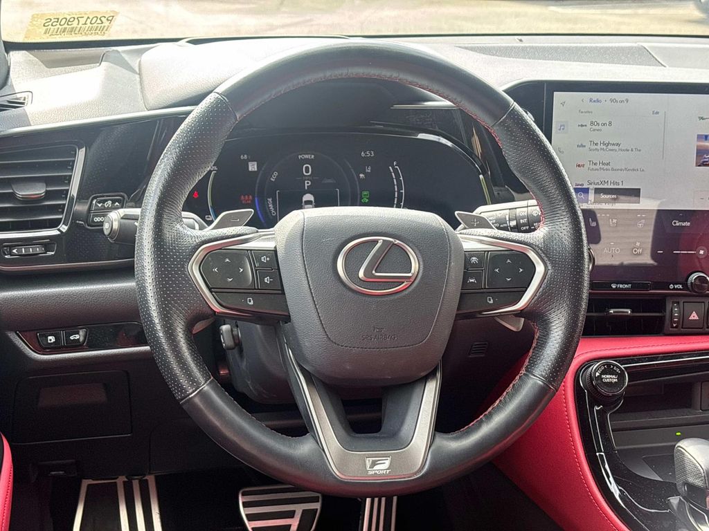 2023 Lexus NX PHEV 450h+ - Photo 10