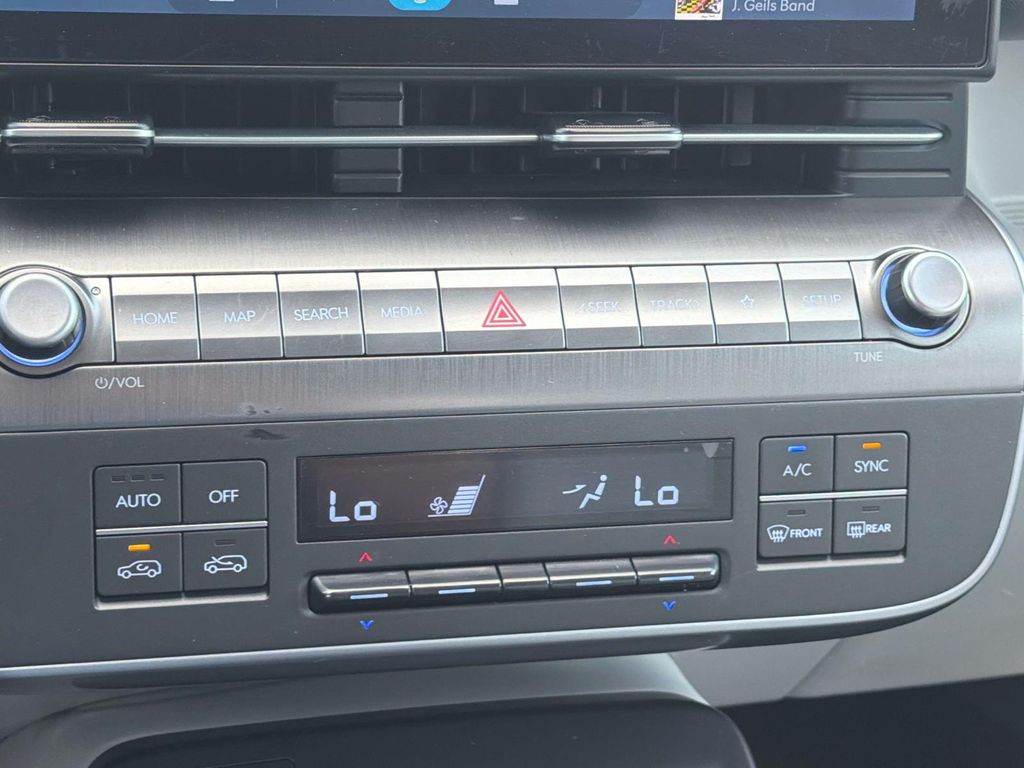 2024 Hyundai Kona SEL - Photo 17