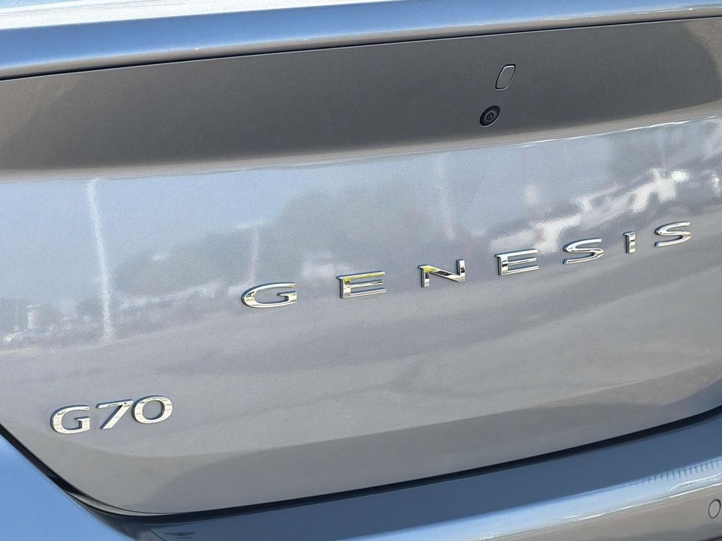 2023 GENESIS G70 Standard - Photo 6