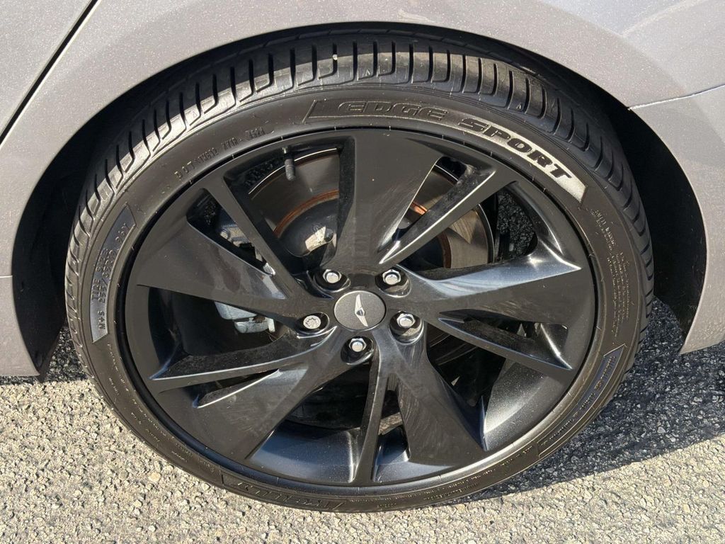 2023 GENESIS G70 Standard - Photo 7