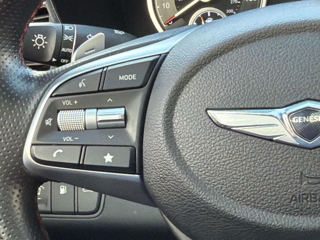 2023 GENESIS G70 Standard - Photo 13