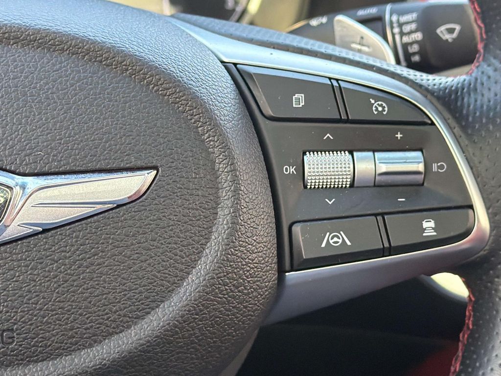 2023 GENESIS G70 Standard - Photo 14