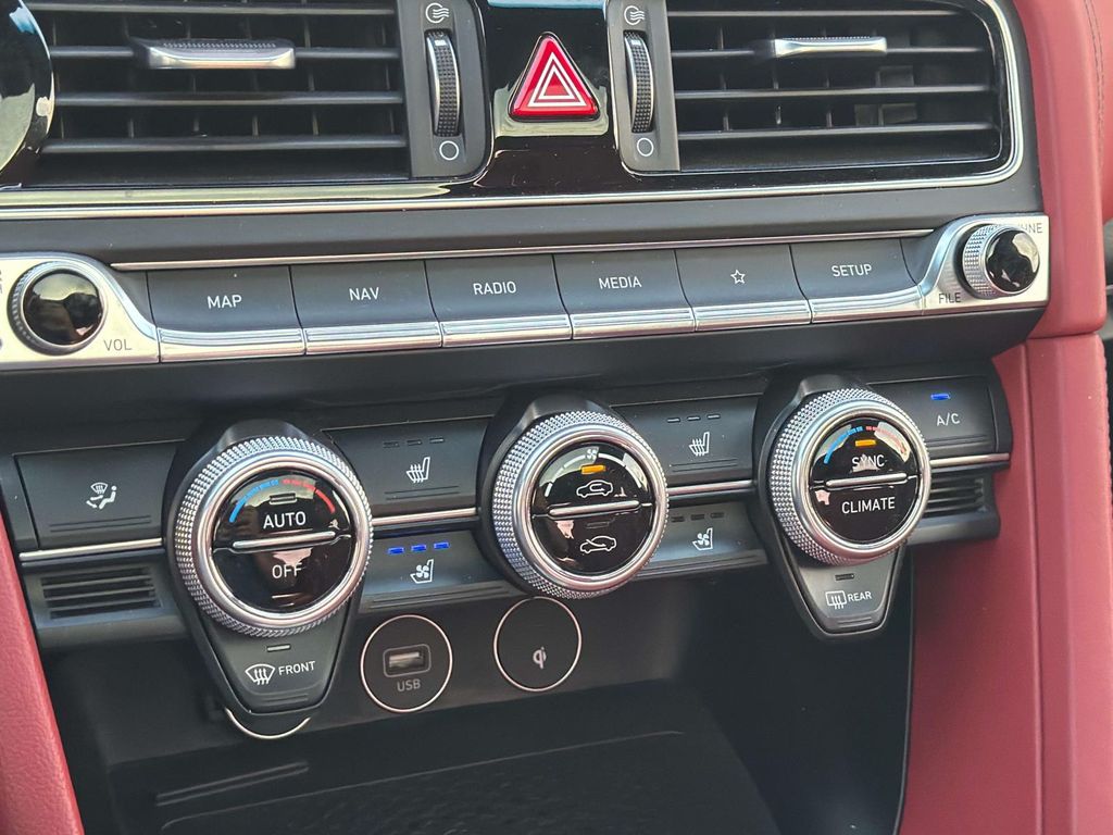 2023 GENESIS G70 Standard - Photo 19