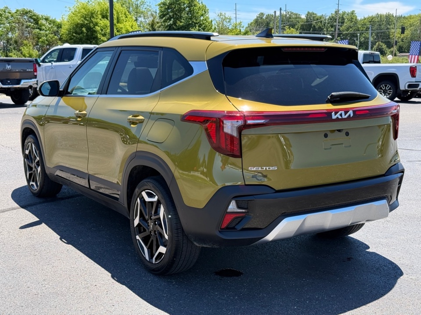 View vehicle photo 6
