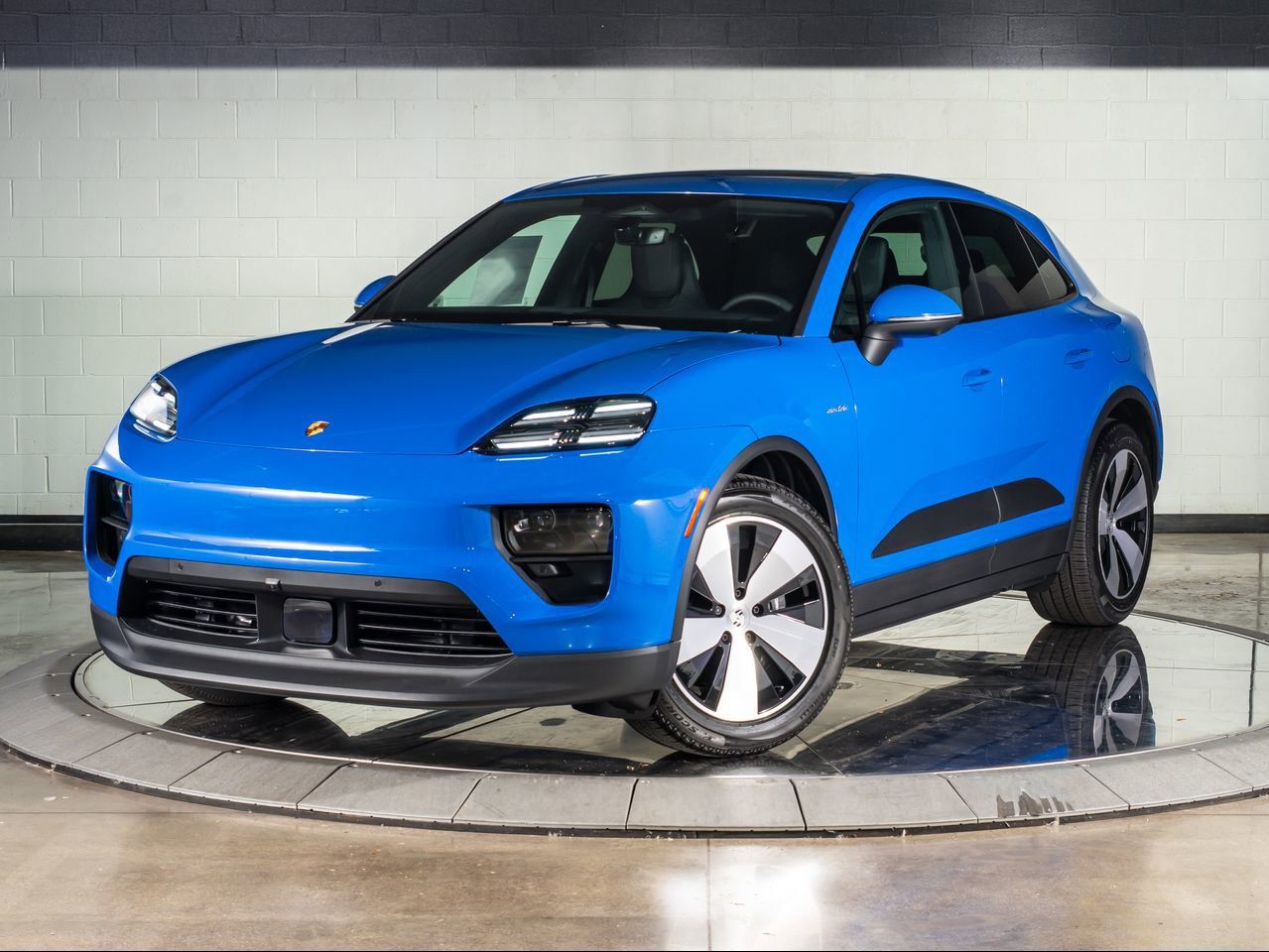 2026 Porsche Macan Base